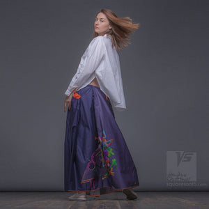 Unusual wrap around avant garde violet skirt. Squareroot5 wear